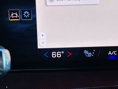 Used 2025 Chevrolet Traverse Z71 image 31