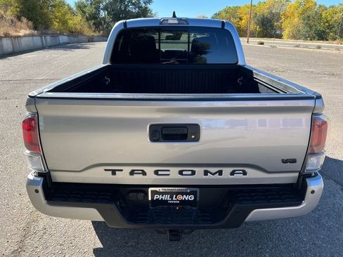 Used 2022 Toyota Tacoma 4x4 Double Cab image 5