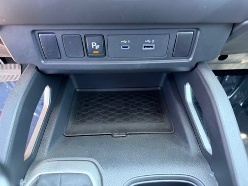 Used 2025 Nissan Frontier SV RWD image 23