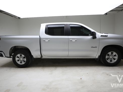 Used 2021 Chevrolet Silverado 1500 LT w/ Z71 Off-Road Package AWD/4WD image 5