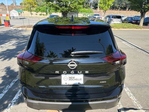 Used 2025 Nissan Rogue S AWD/4WD image 6