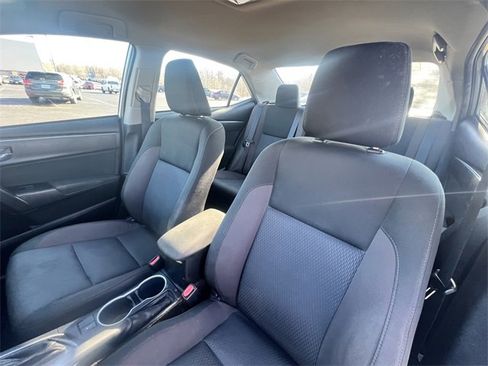 Used 2018 Toyota Corolla LE w/ Carpet Mat Package (TMS) image 7
