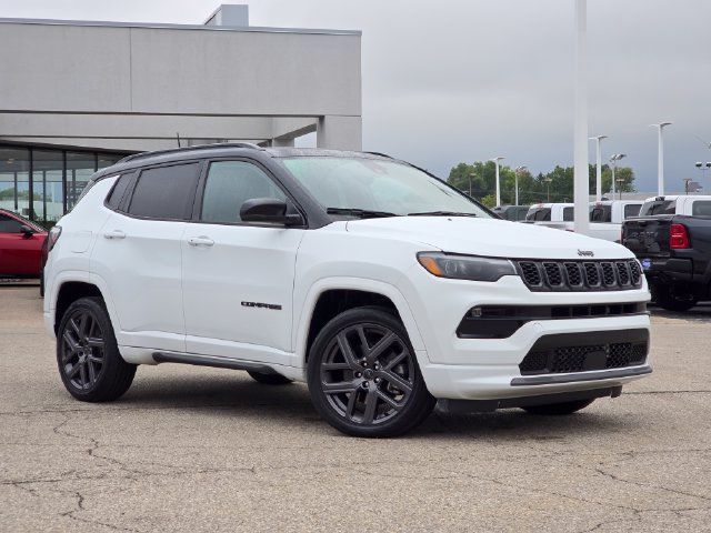 Used 2025 Jeep Compass Limited w/ High Altitude Package AWD/4WD image 2