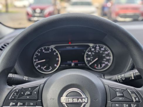 Used 2024 Nissan Sentra SV FWD image 22