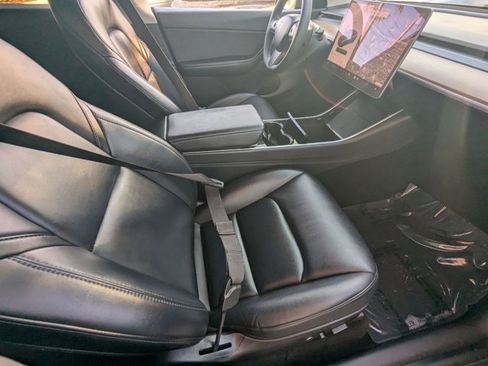 Used 2021 Tesla Model Y Long Range image 22