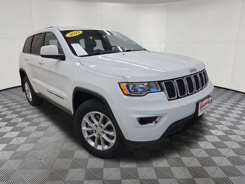 Used 2022 Jeep Grand Cherokee Laredo X AWD/4WD image 3
