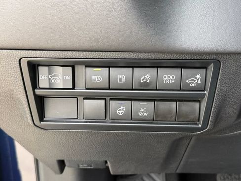 Used 2024 Toyota Sequoia Platinum AWD/4WD image 22