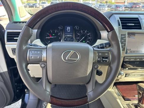 Used 2014 Lexus GX 460 w/ Premium Package AWD/4WD image 19