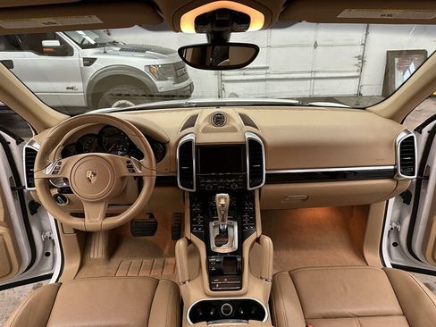Used 2014 Porsche Cayenne AWD/4WD image 15