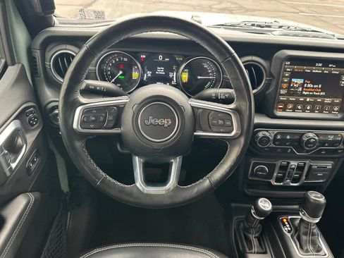 Used 2023 Jeep Wrangler Unlimited Sahara w/ Cold Weather Group AWD/4WD image 15