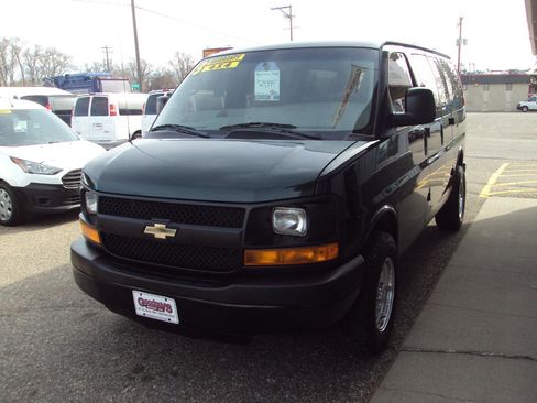 Used 2013 Chevrolet Express 1500 AWD image 4