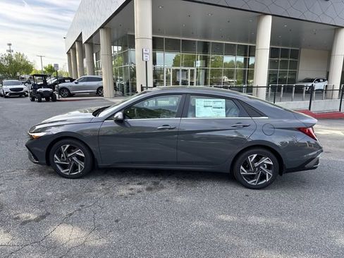 New 2026 Hyundai Elantra Limited FWD image 4