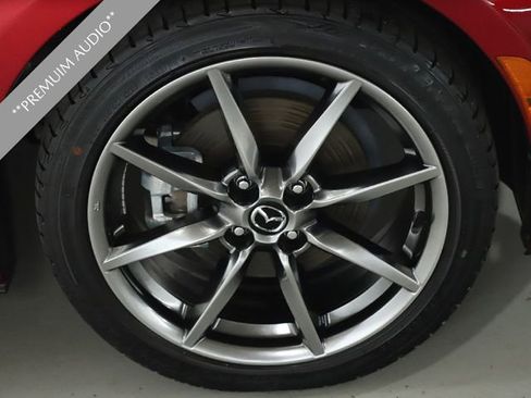 Used 2021 MAZDA MX-5 Miata RF Grand Touring image 10