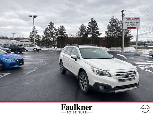 Used 2017 Subaru Outback 2.5i Limited image 1