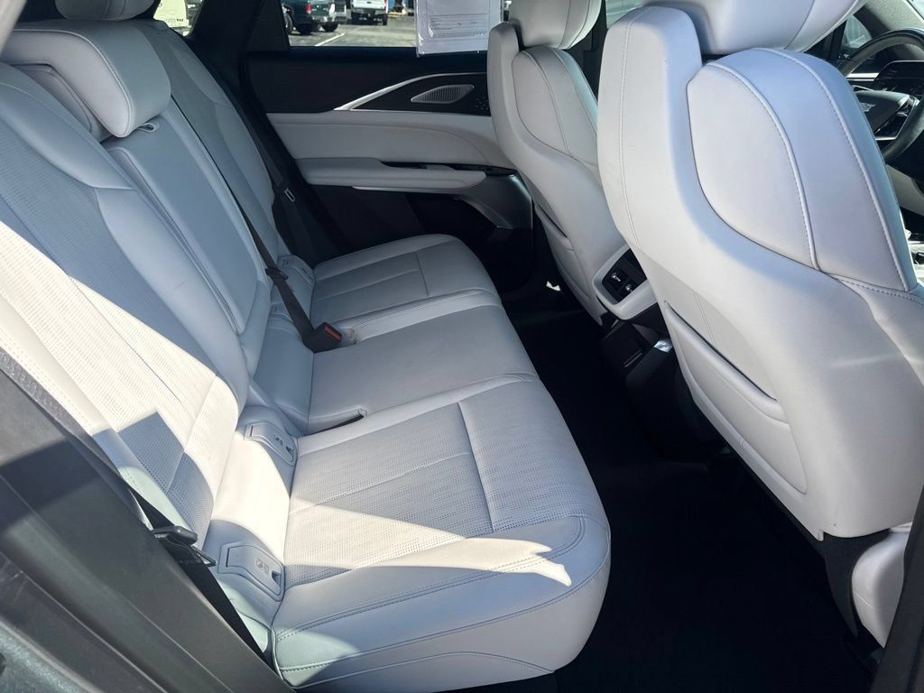 Used 2023 Cadillac Lyriq 2WD image 37