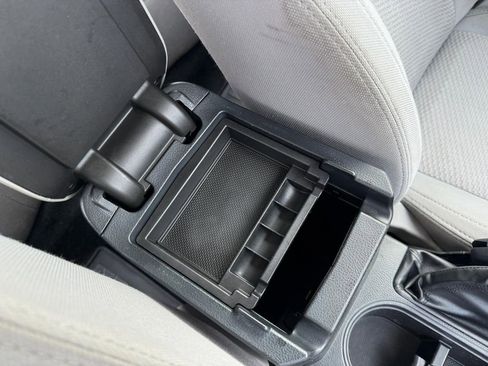 Used 2014 Subaru Forester 2.5i image 33