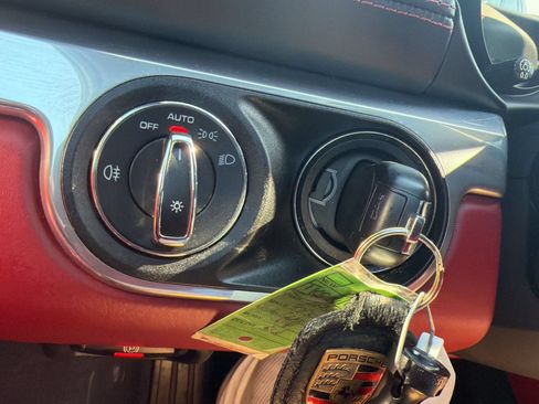 Used 2019 Porsche 718 Cayman RWD image 18