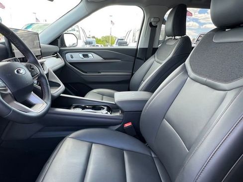 Used 2026 Ford Explorer Active w/ Active Comfort Package AWD/4WD image 12