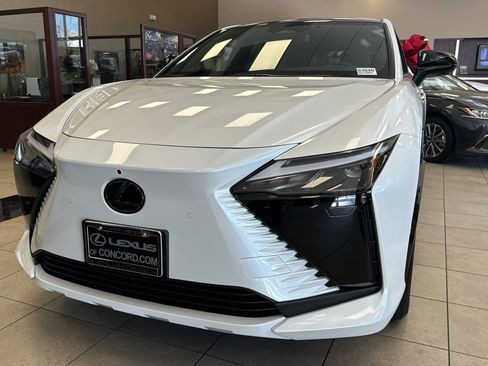 New 2026 Lexus RZ 450e AWD image 6