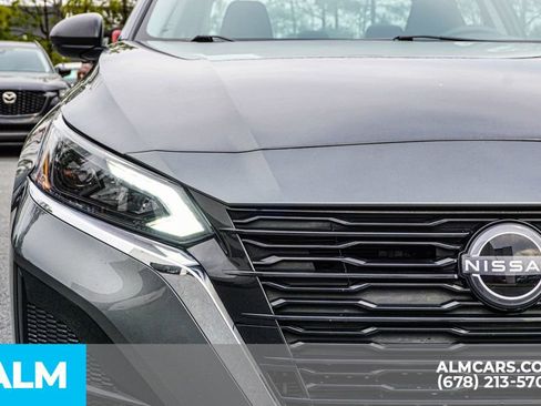 Used 2025 Nissan Altima 2.5 SV image 12