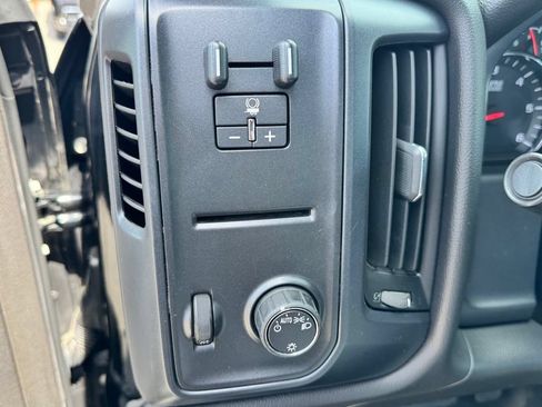Used 2016 Chevrolet Silverado 1500 Custom w/ Custom Convenience Package AWD/4WD image 19