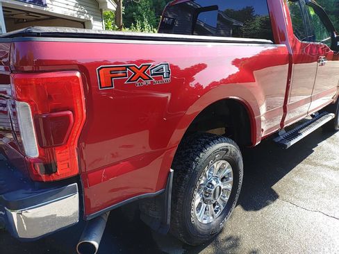 Used 2019 Ford F250 XLT w/ XLT Premium Package AWD/4WD image 10