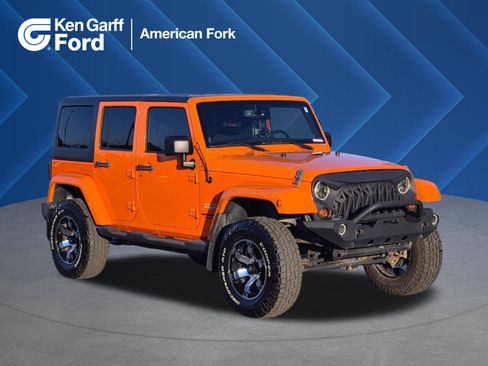 Used 2013 Jeep Wrangler Unlimited Sahara w/ Connectivity Group AWD/4WD image 1