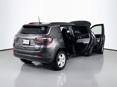 Used 2022 Jeep Compass Latitude w/ Convenience Group AWD/4WD image 16