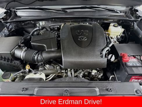 Certified 2021 Toyota Tacoma TRD Off-Road AWD/4WD image 30