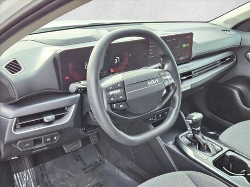 Used 2025 Kia K4 FWD image 10