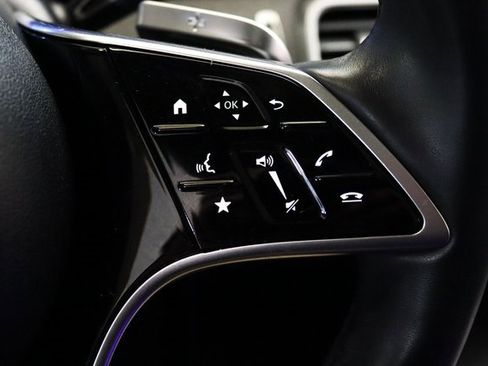 Used 2024 Mercedes-Benz GLE 450 4MATIC w/ AMG Line Exterior image 5