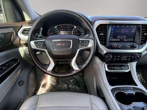 Used 2023 GMC Acadia SLT image 8