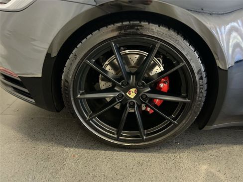 Certified 2024 Porsche 911 image 13