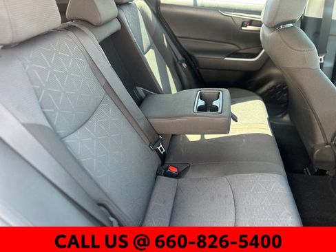 Used 2025 Toyota RAV4 XLE AWD/4WD image 8