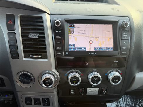 Used 2013 Toyota Sequoia Platinum image 25