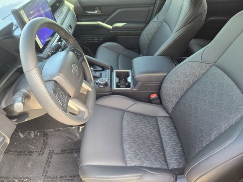 Used 2025 Toyota Tacoma Limited AWD/4WD image 3
