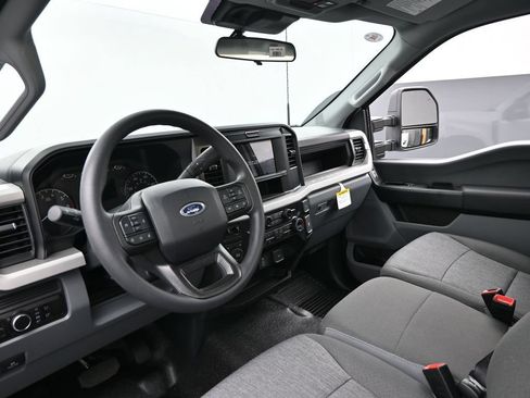 New 2026 Ford F250 XL w/ F-250 >10K GVWR Package AWD/4WD image 14