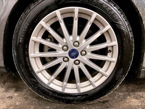 Used 2016 Ford C-MAX Energi SEL w/ Equipment Group 302A image 9