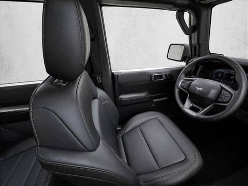 Used 2026 Ford Bronco Badlands AWD/4WD image 17