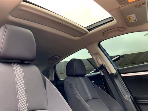 Used 2020 Honda Civic EX image 12