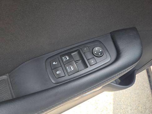 Used 2016 Dodge Challenger SXT w/ Blacktop Package RWD image 12