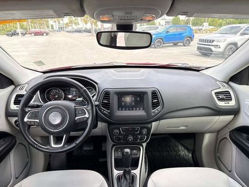 Used 2020 Jeep Compass Latitude FWD image 12