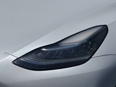 Used 2021 Tesla Model Y Long Range AWD/4WD image 20