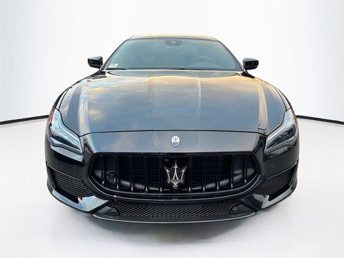 Used 2022 Maserati Quattroporte Trofeo image 2