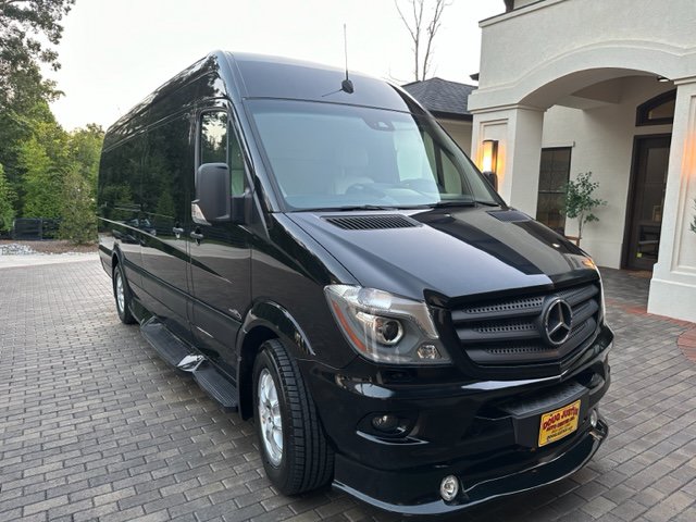 Used 2017 Mercedes-Benz Sprinter 2500 image 2