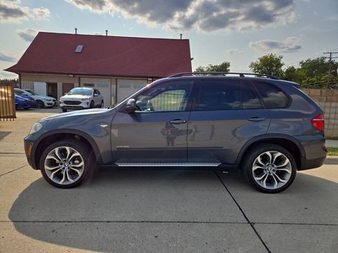 Used 2011 BMW X5 xDrive50i image 3