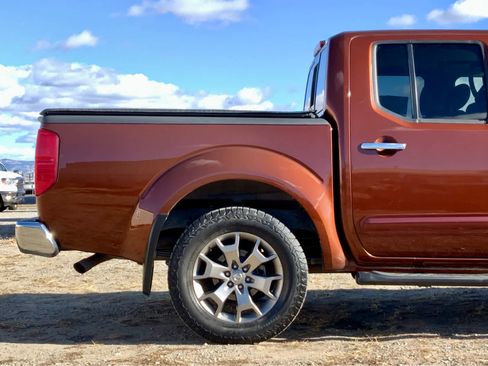 Used 2018 Nissan Frontier SL image 15