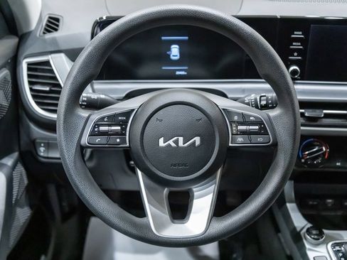 Used 2025 Kia Seltos LX AWD/4WD image 14