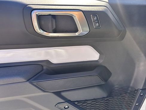 New 2025 Ford Bronco 2-Door w/ Sasquatch Package AWD/4WD image 15