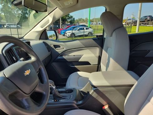 Used 2022 Chevrolet Colorado W/T RWD image 16